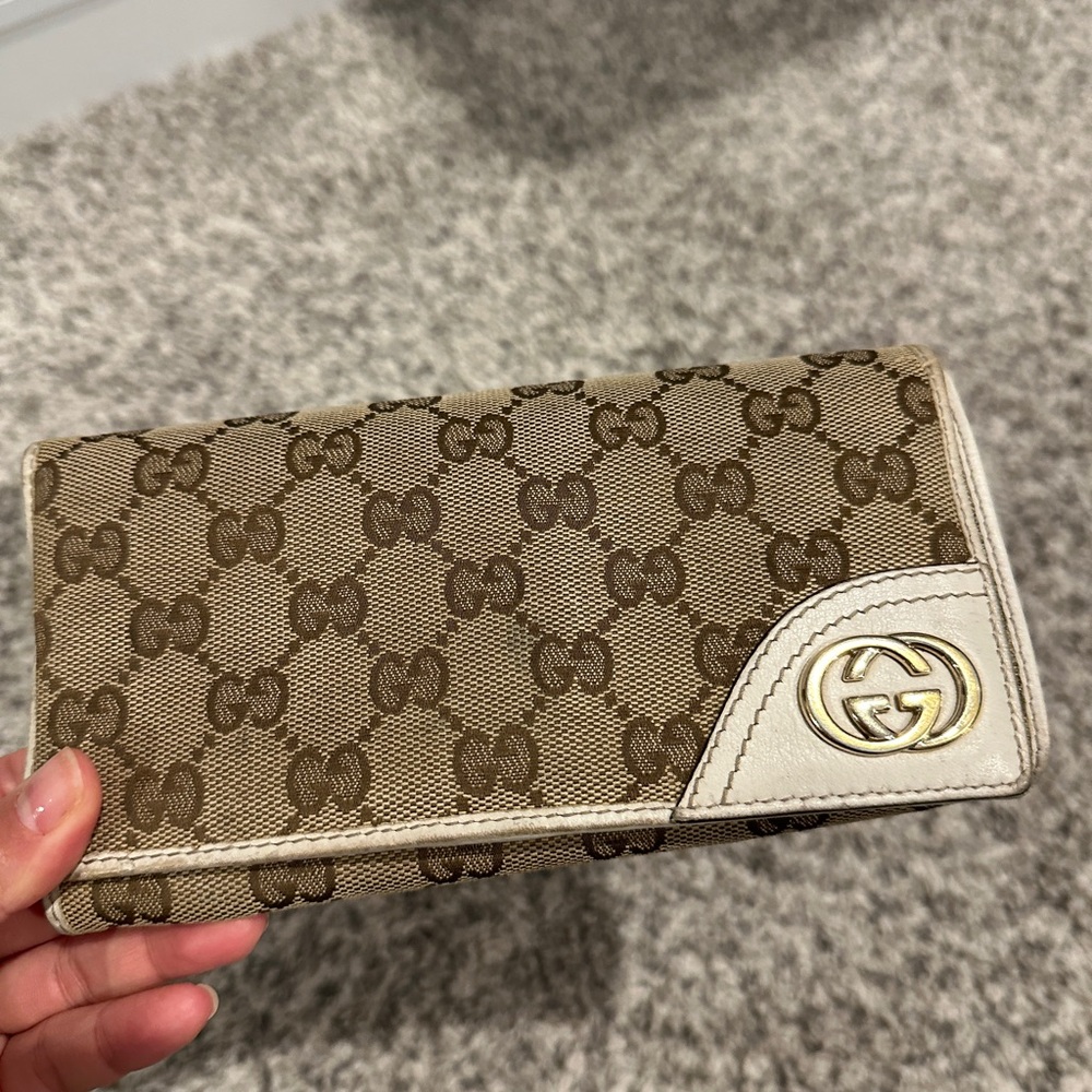 Gucci Tan and Cream Monogram Continental Wallet - Picture 3 of 6